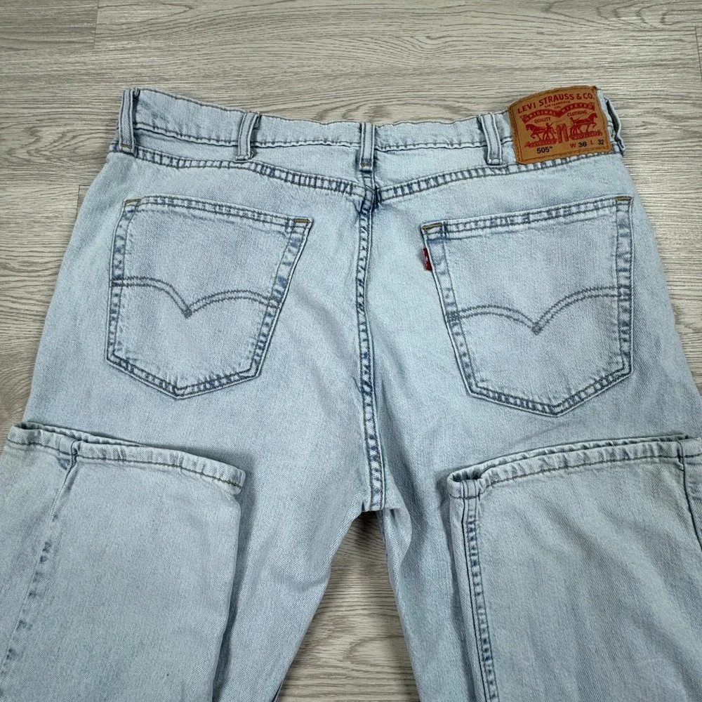 Levi's Mens Jeans 505 Regular Fit Light Wash Blue 38x32 Straight Leg Stretch‎